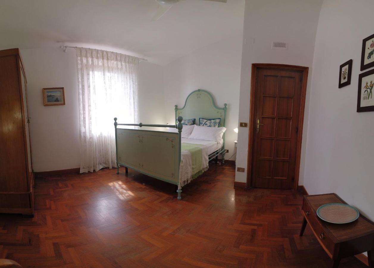 ボルゴ・ア・ブッジャーノ Casa Del Pino Bed & Breakfast エクステリア 写真