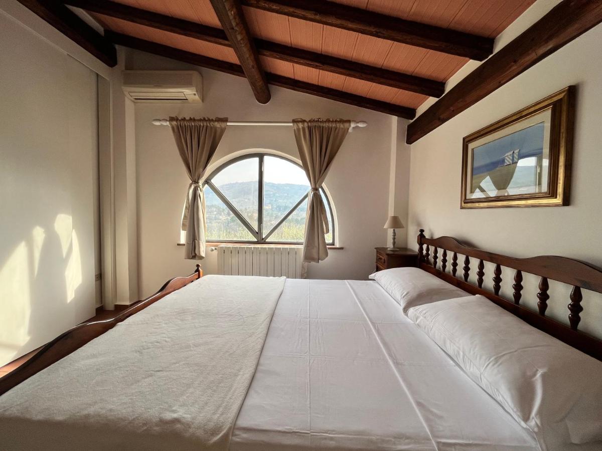 ボルゴ・ア・ブッジャーノ Casa Del Pino Bed & Breakfast エクステリア 写真
