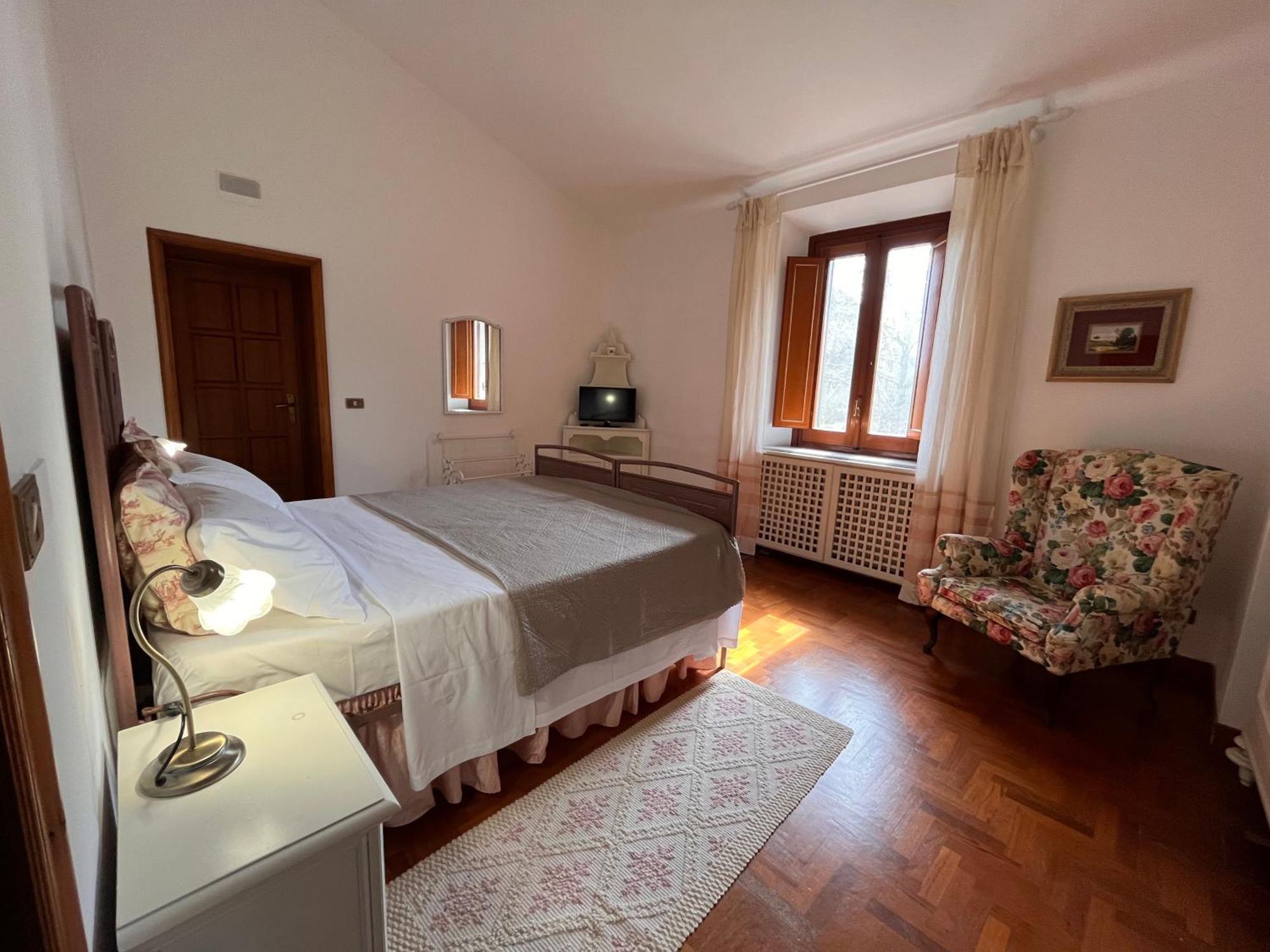 ボルゴ・ア・ブッジャーノ Casa Del Pino Bed & Breakfast エクステリア 写真