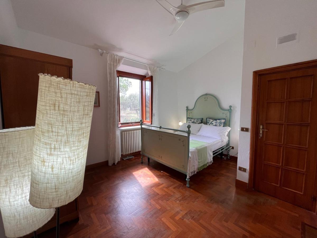 ボルゴ・ア・ブッジャーノ Casa Del Pino Bed & Breakfast エクステリア 写真