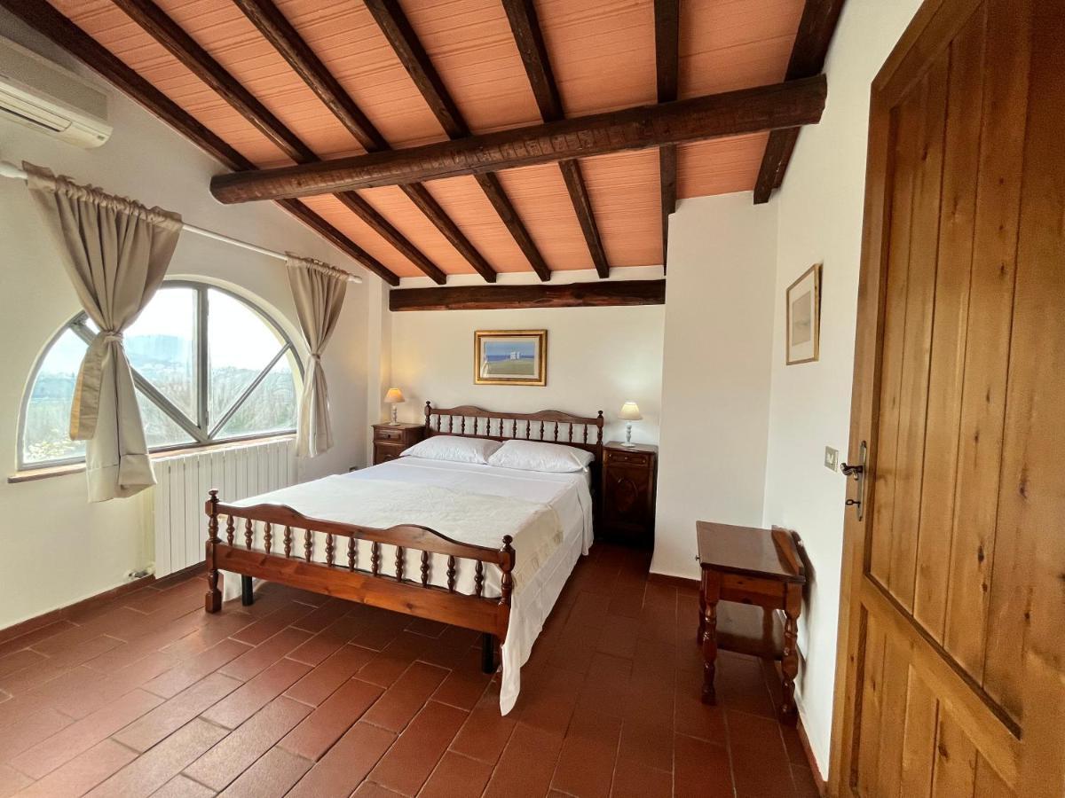 ボルゴ・ア・ブッジャーノ Casa Del Pino Bed & Breakfast エクステリア 写真