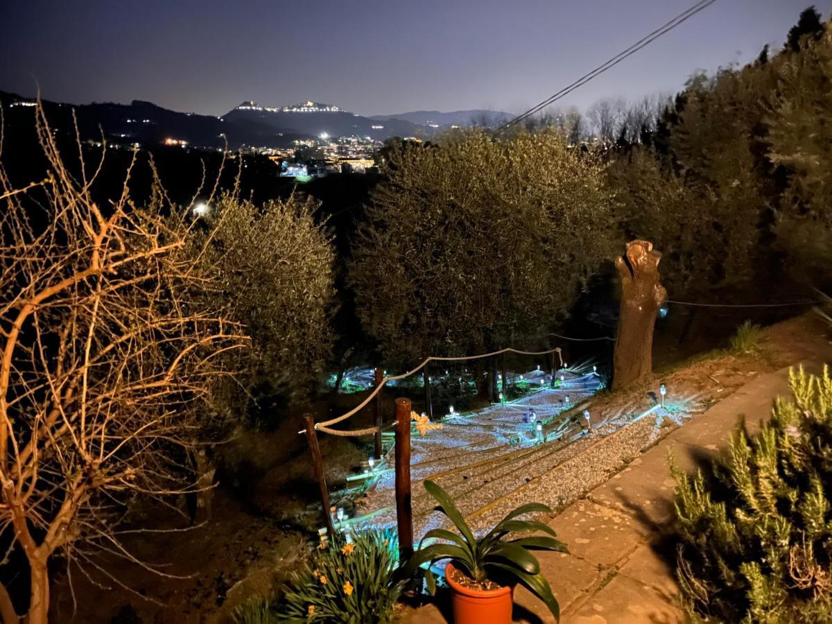 ボルゴ・ア・ブッジャーノ Casa Del Pino Bed & Breakfast エクステリア 写真